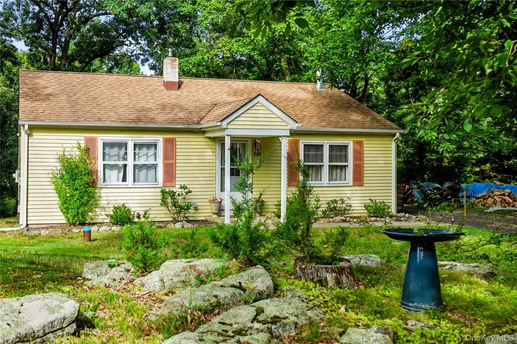 101 Ludlam Road, Monroe