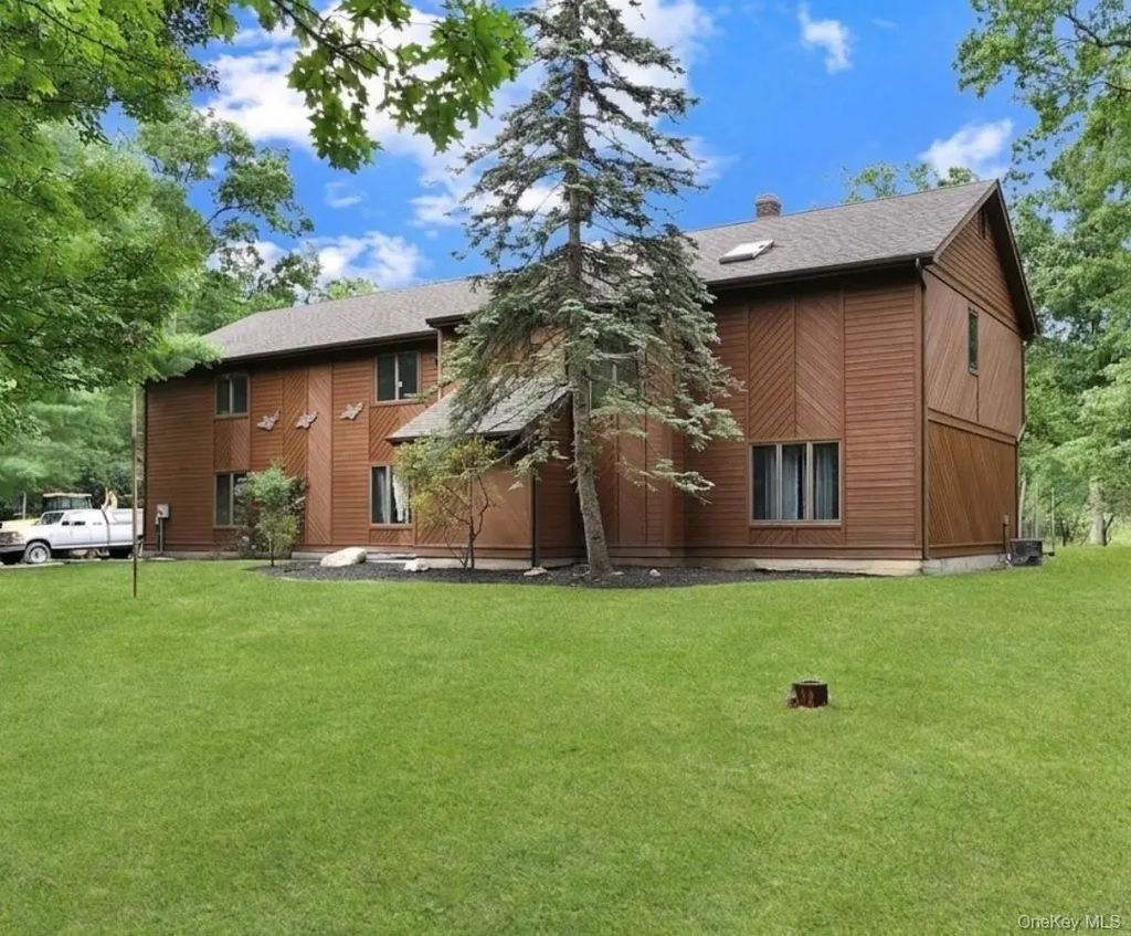 243 Hill Road, Goshen