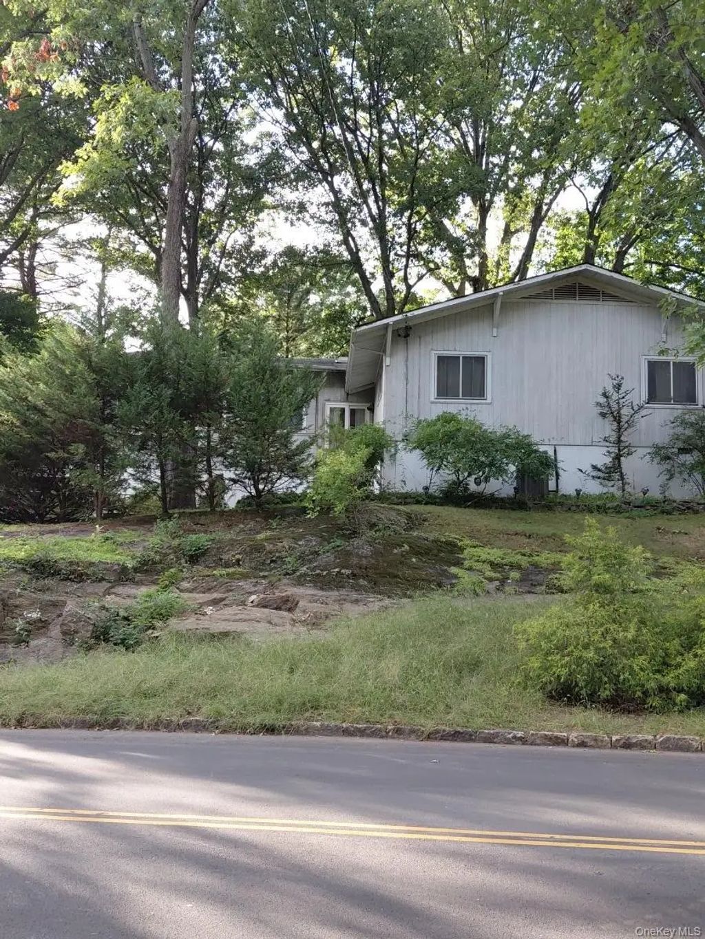 26 Soundview Drive, Eastchester