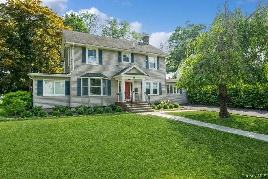 11 Campbell Road, Warwick