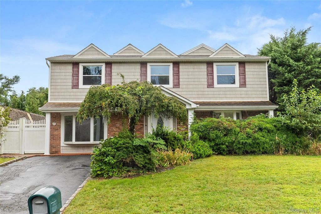 20 Hilltop Drive, Mount Sinai