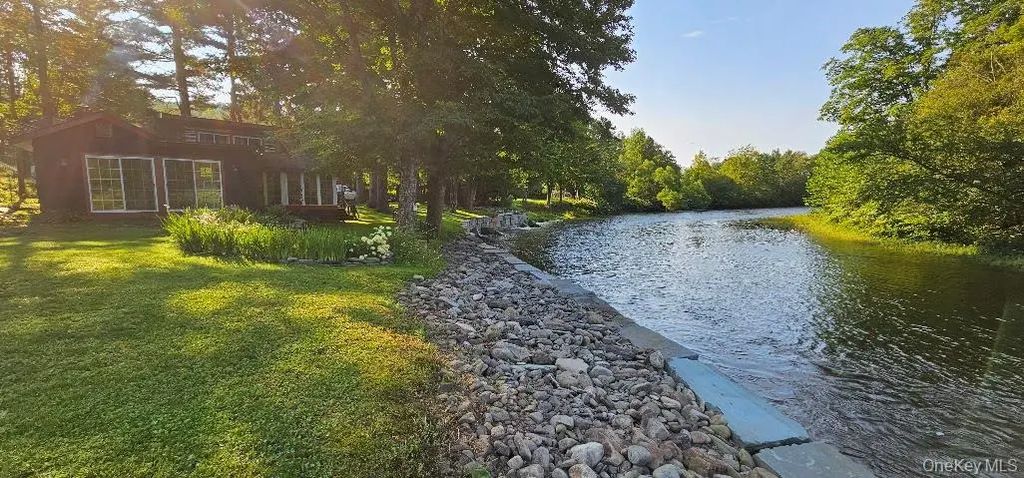 945 Old Route 17, Livingston Manor
