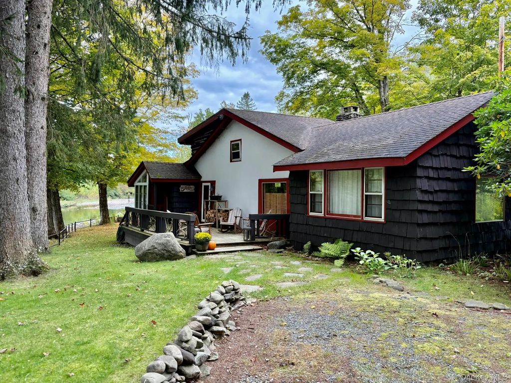 945 Old Route 17, Livingston Manor