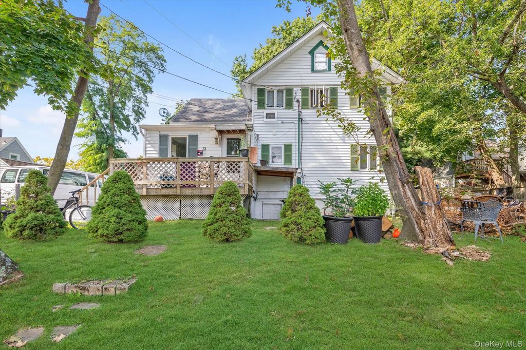 12 Beech Court, Glen Cove