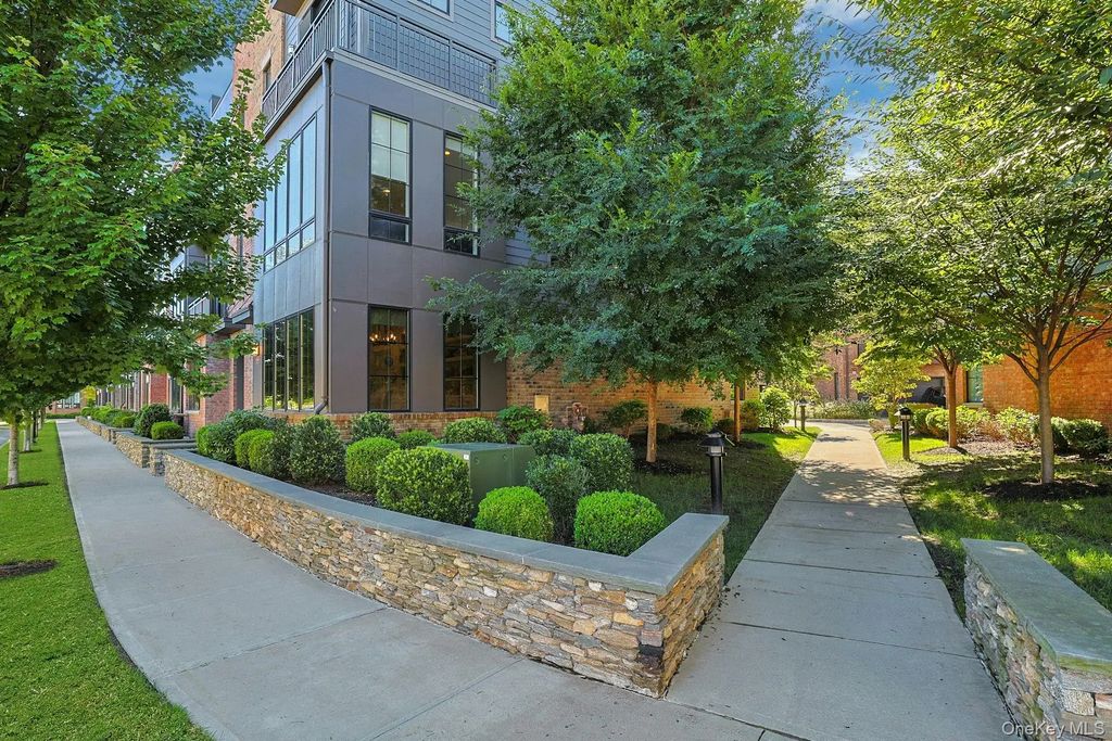 323 Palisades Boulevard, Sleepy Hollow