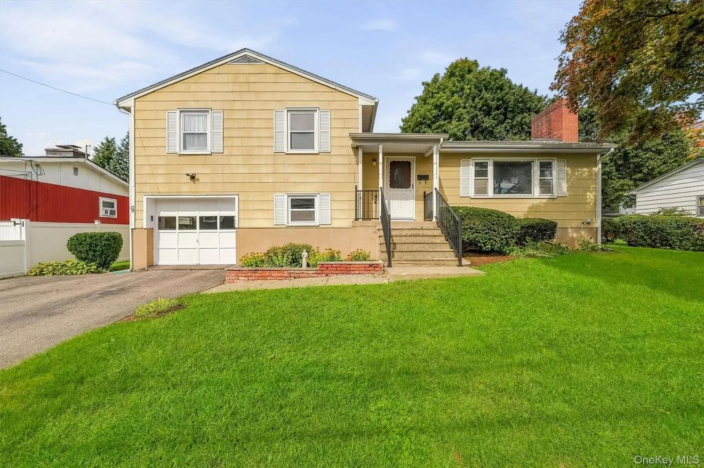 224 Bleloch Avenue, Peekskill