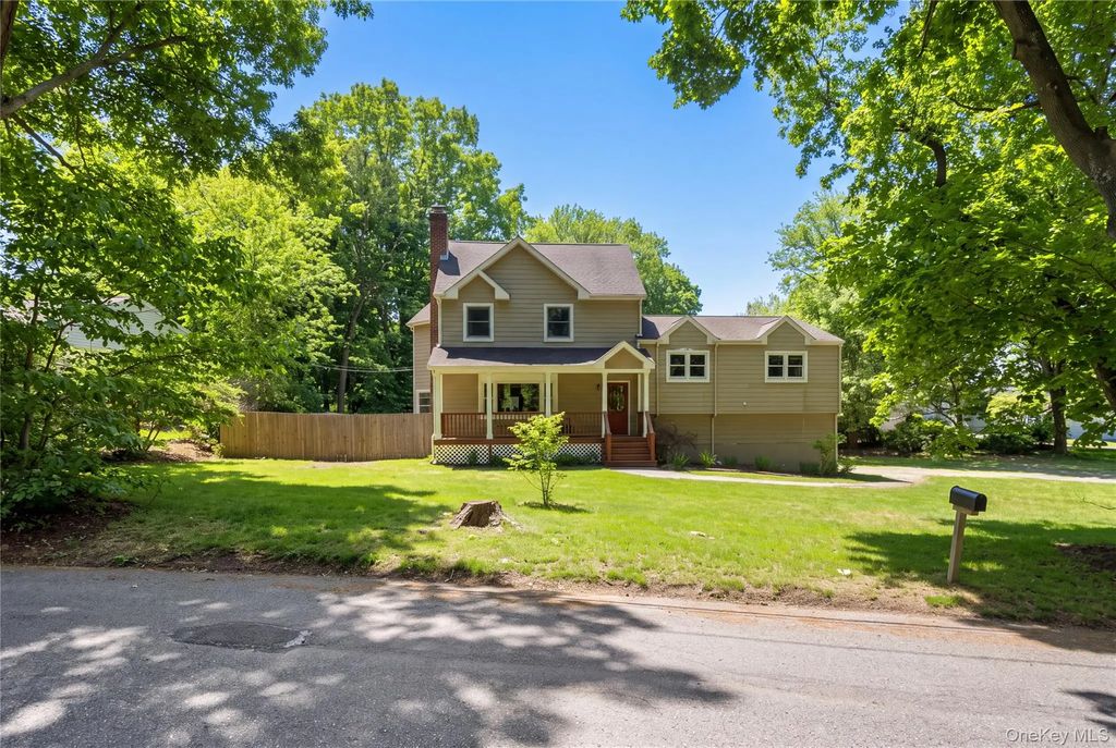 2 Rowley Drive, Northport