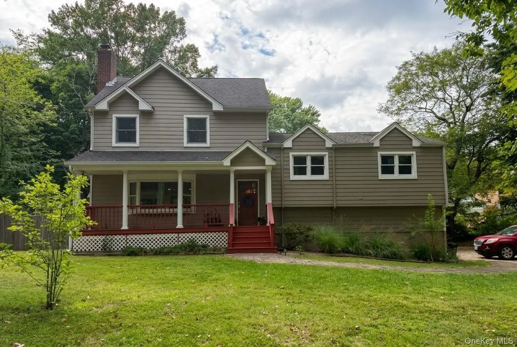2 Rowley Drive, Northport