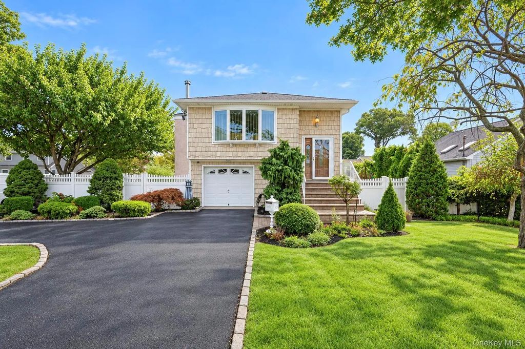 355 W Islip Boulevard, West Islip
