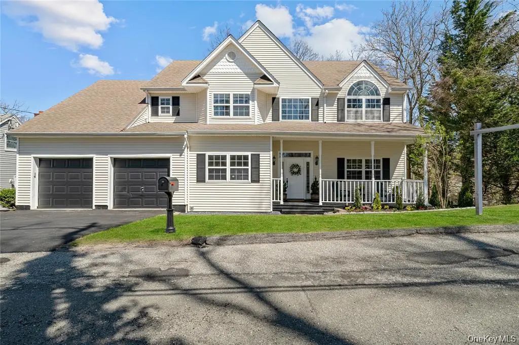 33 Potter Ln, Halesite