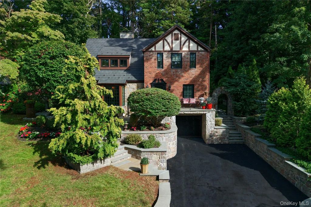 17 Sinclair Martin Drive, Roslyn