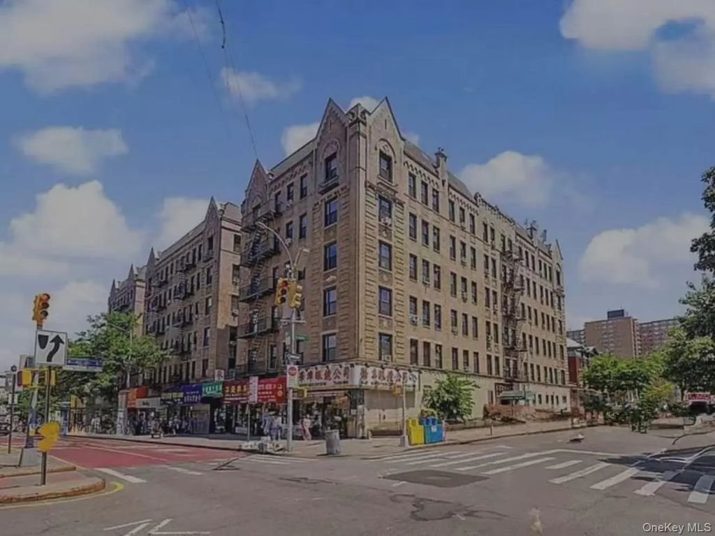 136-05 Sanford Avenue # 4o, Flushing