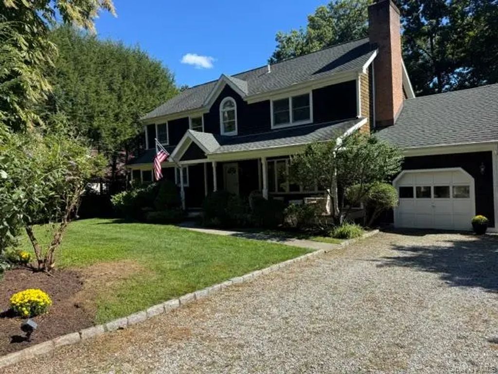 25 Wildwood Road, Katonah
