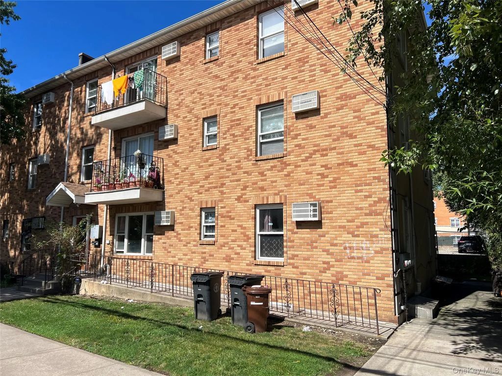 17205 Highland Avenue, Jamaica