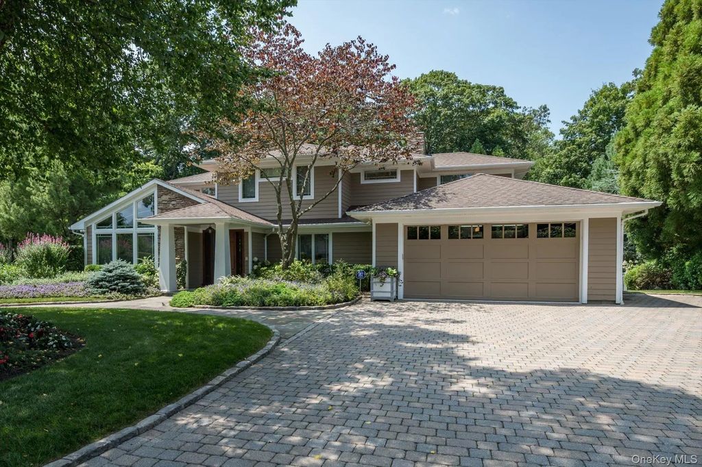 83 Karol Place, Muttontown