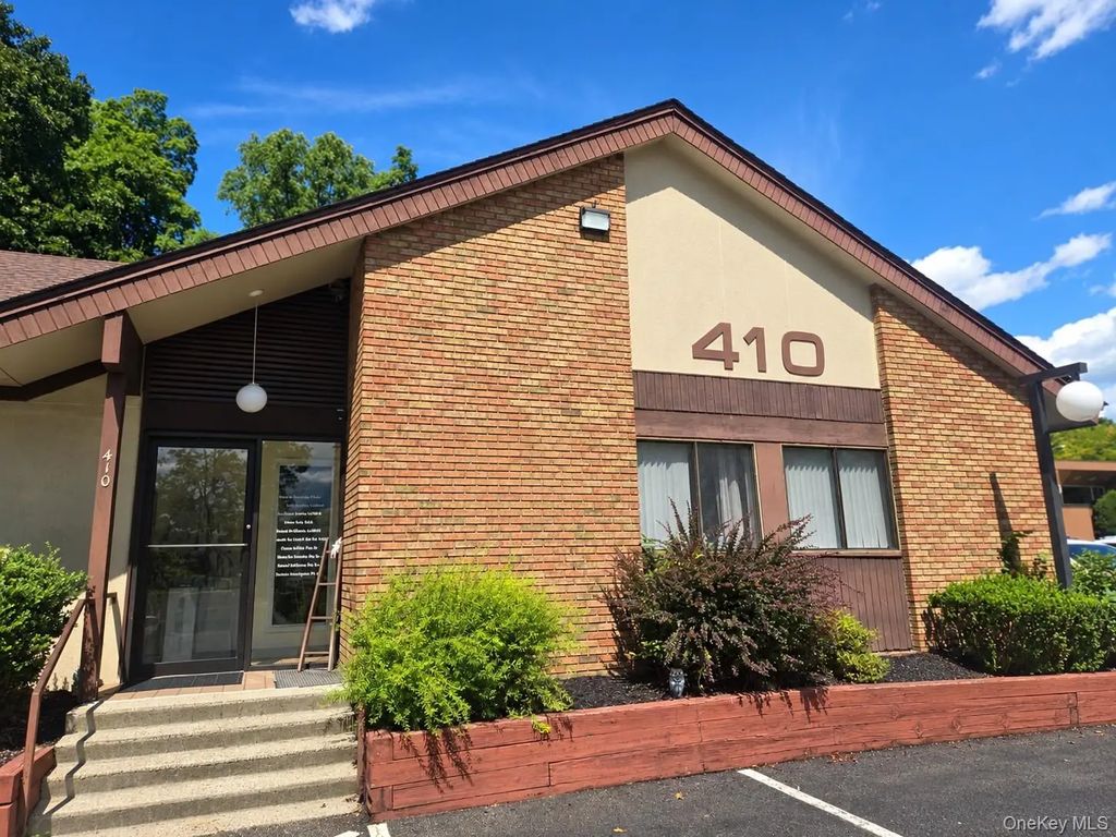 410 Gidney Avenue, Newburgh