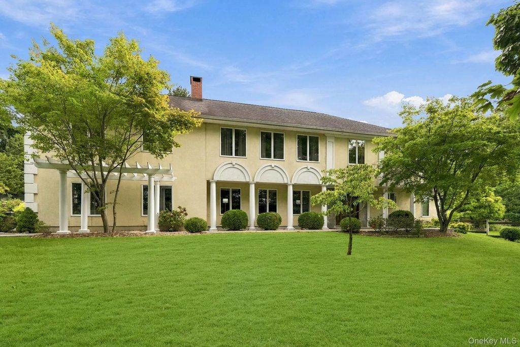 611 Knollwood Road, White Plains