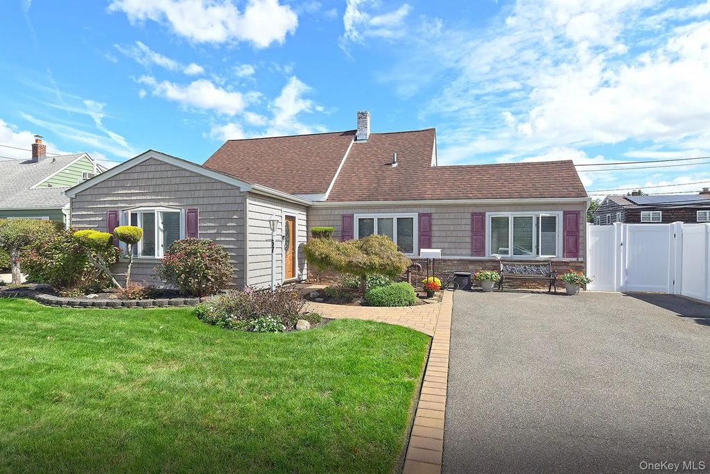 67 Wolcott Road, Levittown