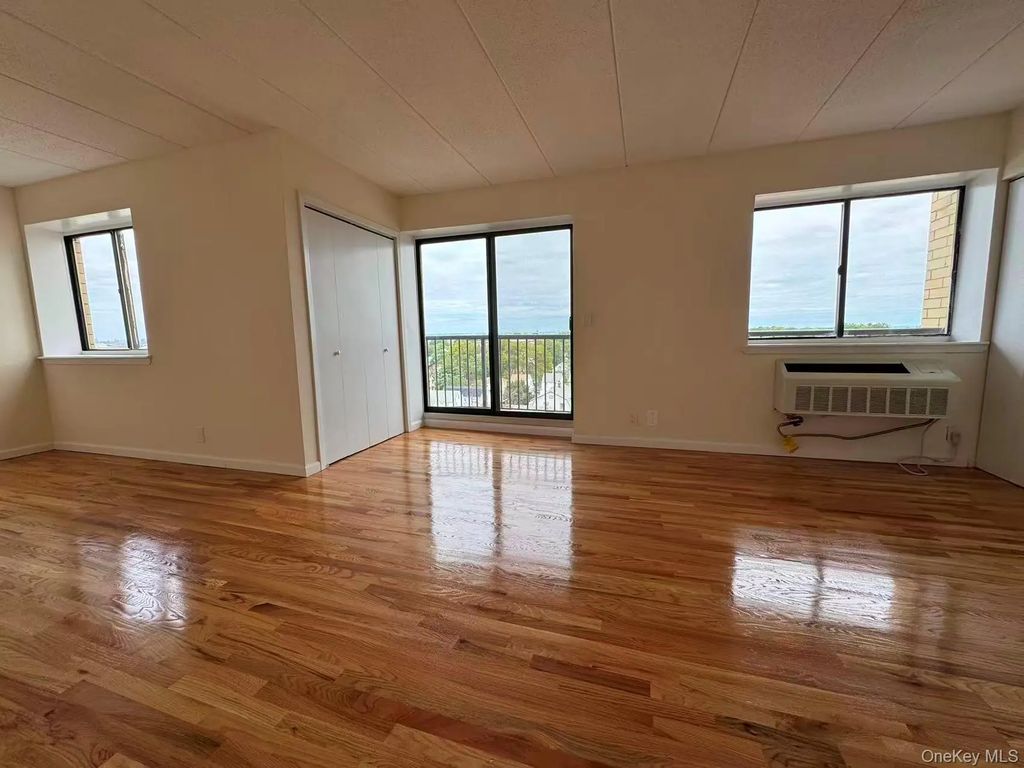 145-18 34th Ave # 8d, Flushing