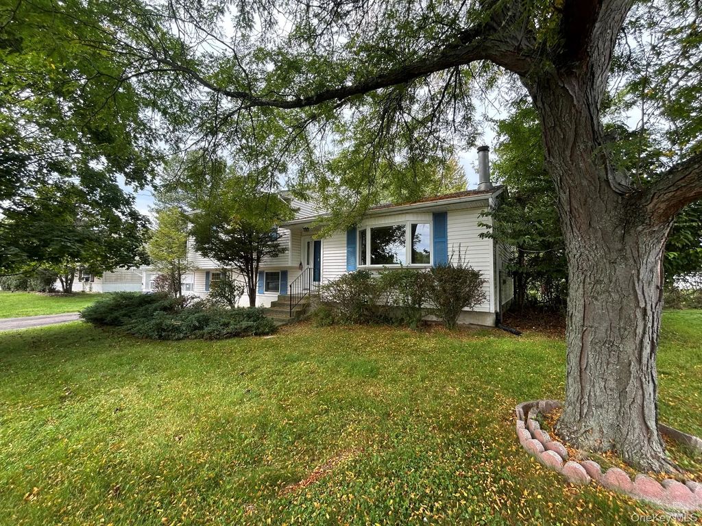 6 Pembroke Road, Washingtonville