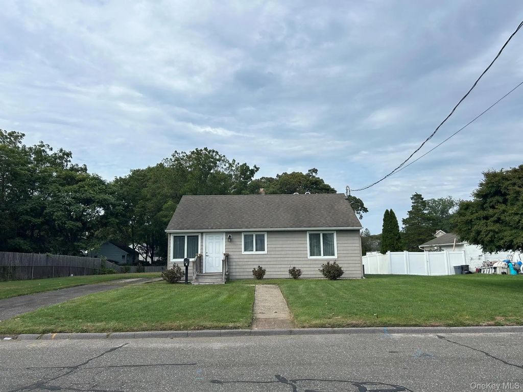 14 Market Street, Centereach