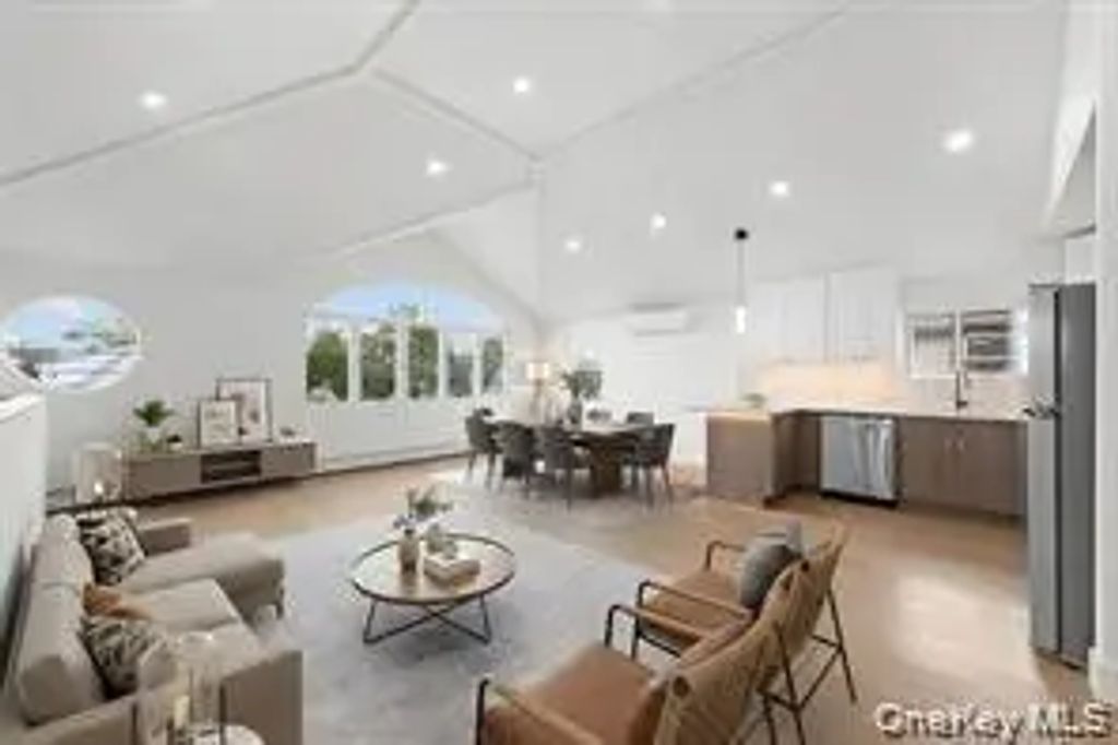 24005 147th Avenue # 2nd Fl., Rosedale