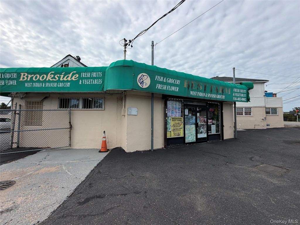 1010 Brookside Avenue, Uniondale