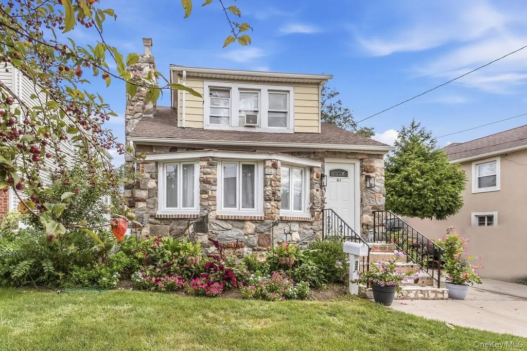 32 Franklin Street, East Rockaway