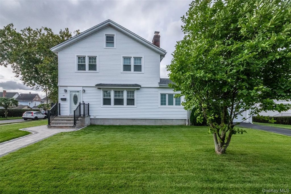54 Ronalds Avenue, New Rochelle