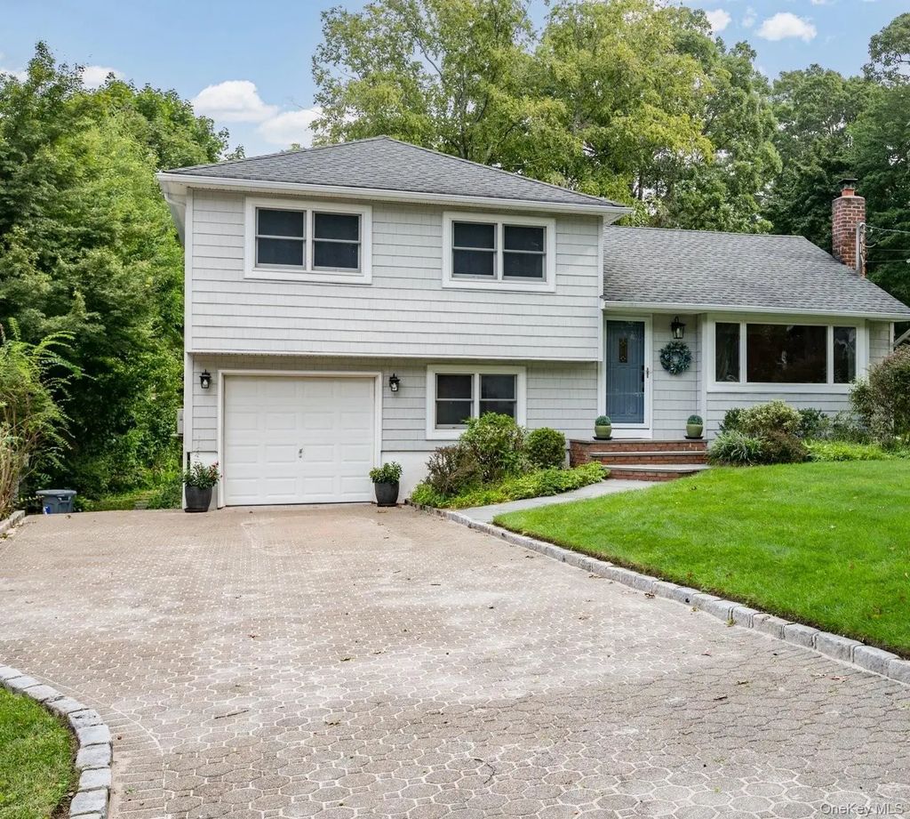 30 Sheppard Lane, Huntington