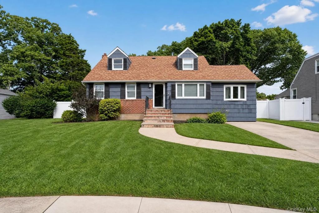 315 Harmony Drive, Massapequa Park