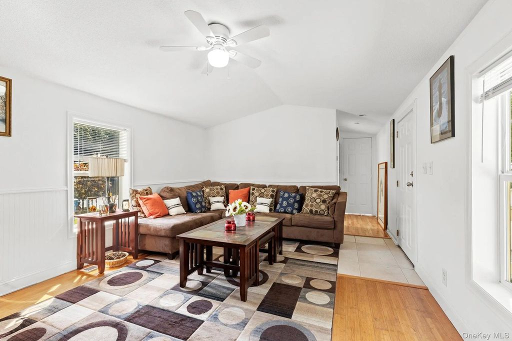 105 Oakview Hwy, East Hampton