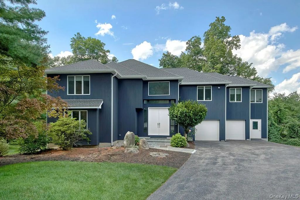 76 Random Farms Circle, Chappaqua
