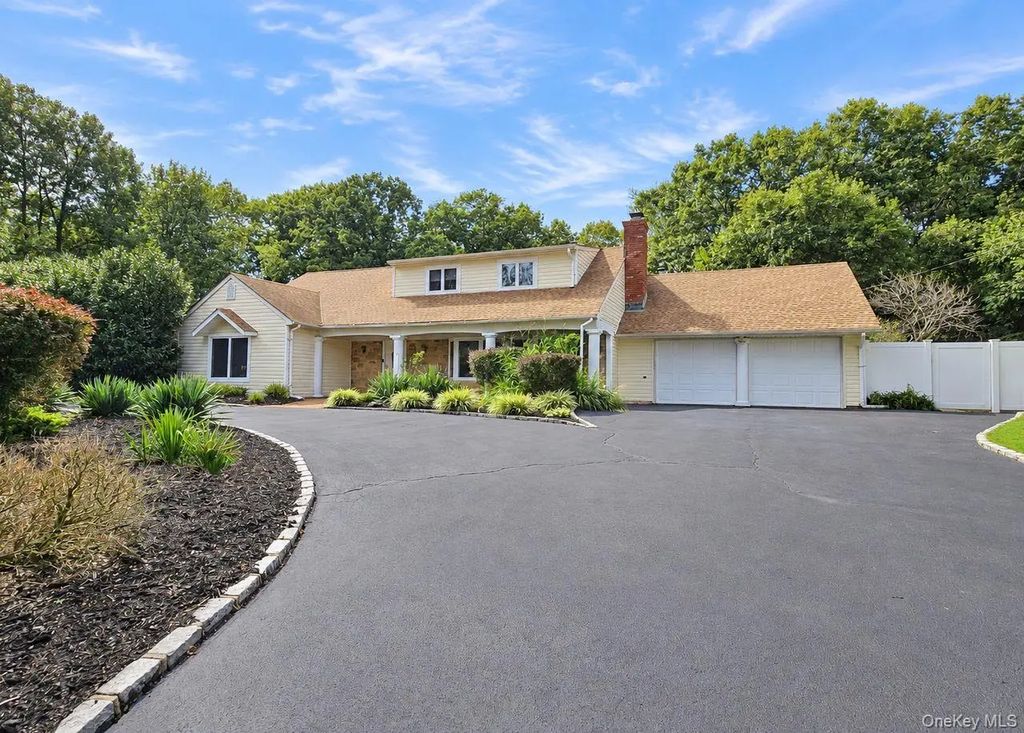 14 Seabrook Lane, Stony Brook
