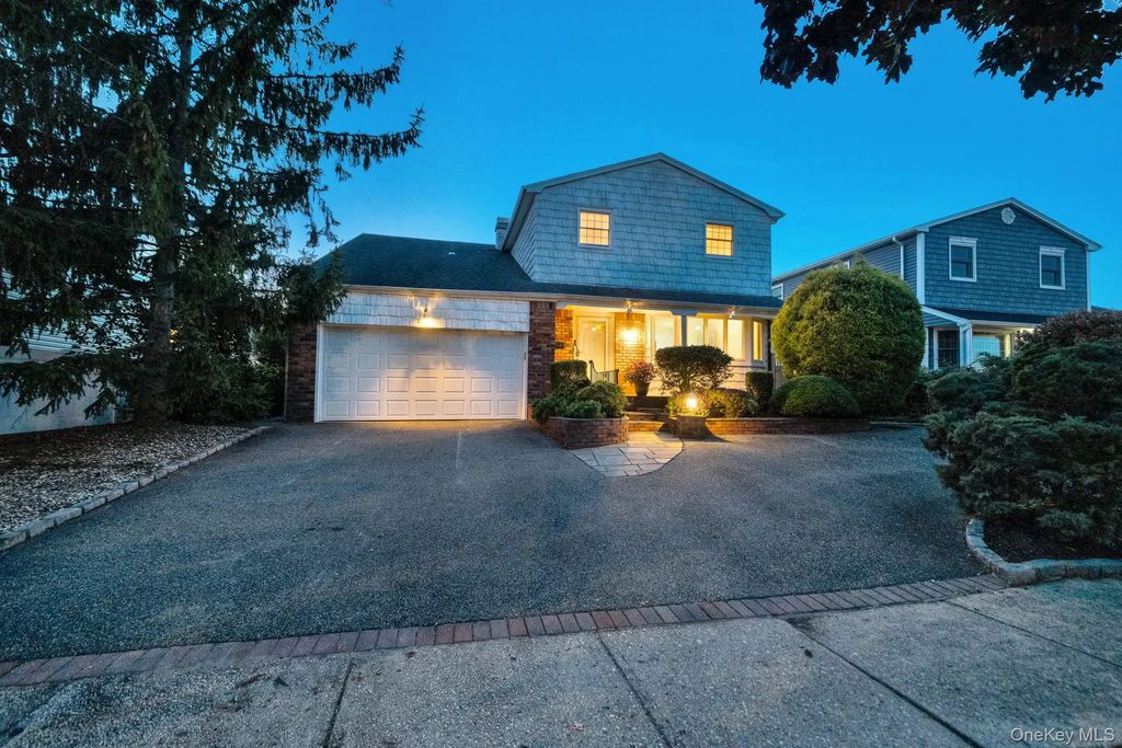3054 Timothy Road, Bellmore
