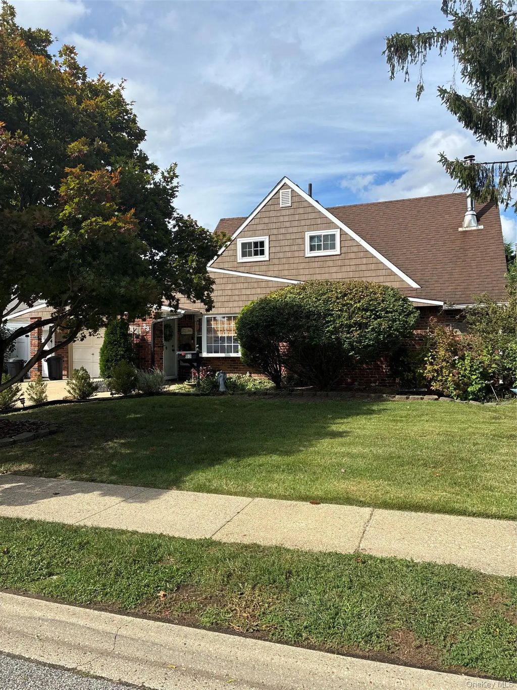 33 Stonecutter Road, Levittown
