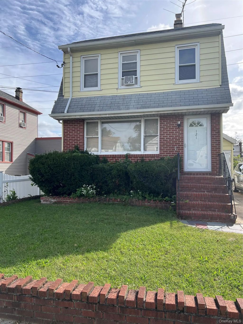 121 Cochran Place, Valley Stream