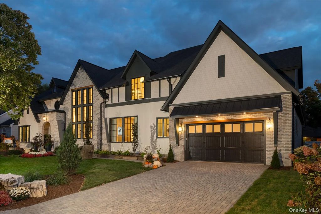 4 Autumn Lane, Call Listing Agent