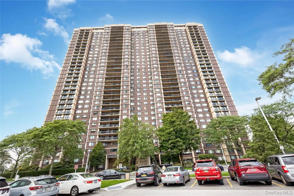 269-10 Grand Central Parkway # 4u, Floral Park