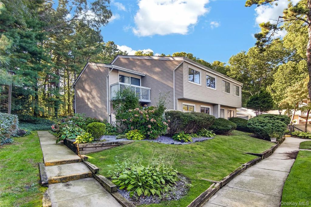 225 Springmeadow Drive # A, Holbrook
