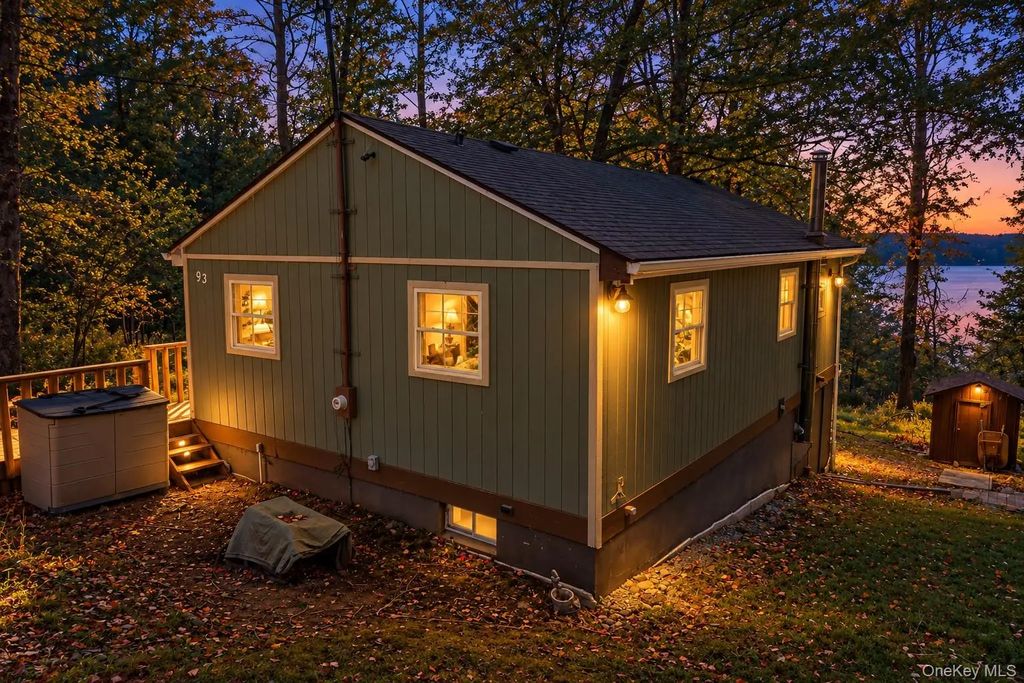 93 Starlight Drive, Monticello