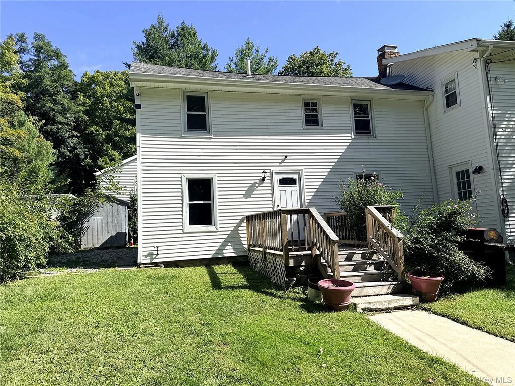 27 Gatto Drive, Mount Kisco