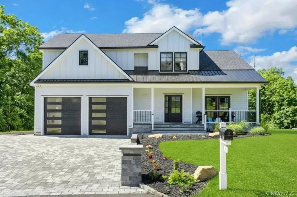 20 Sophia Lane, Brewster