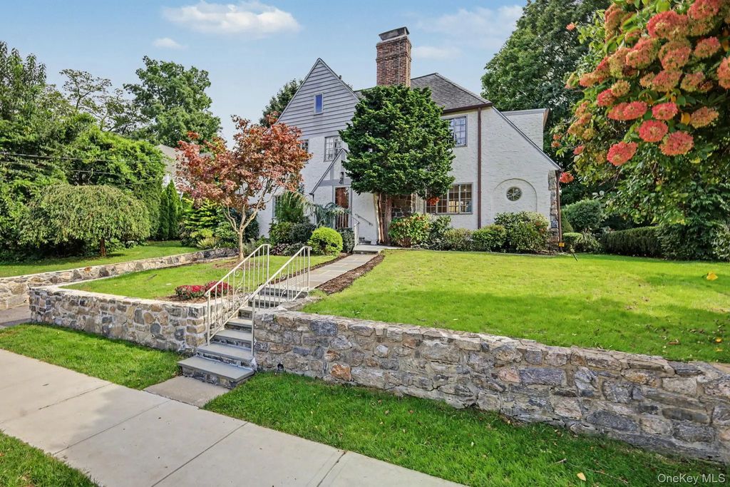 41 Maple Hill Drive, Larchmont