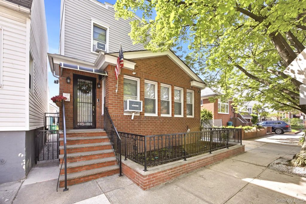88-38 78th Avenue, Glendale