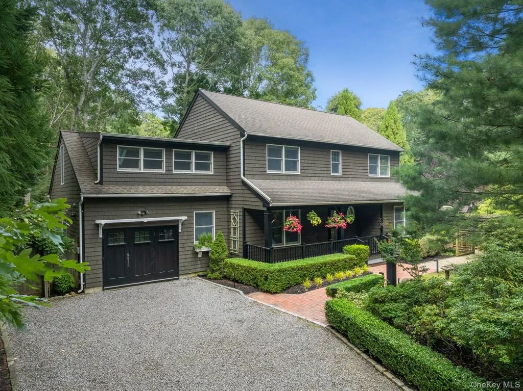 37 Barnes Avenue, East Hampton