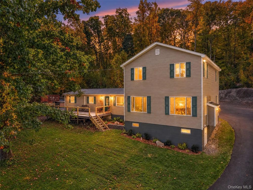 124 Lily Lake Road, Highland