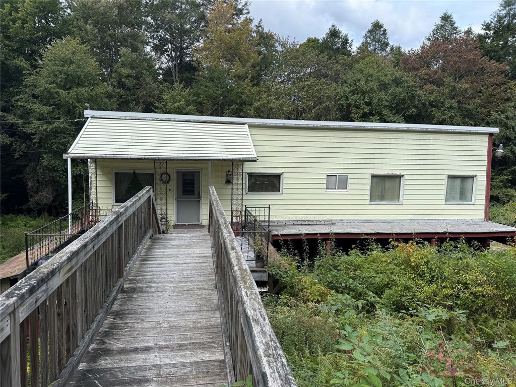 186 Twin Bridge Road, Liberty