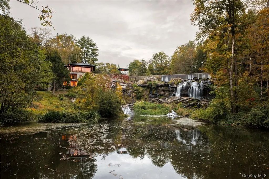 N/A, Rhinebeck