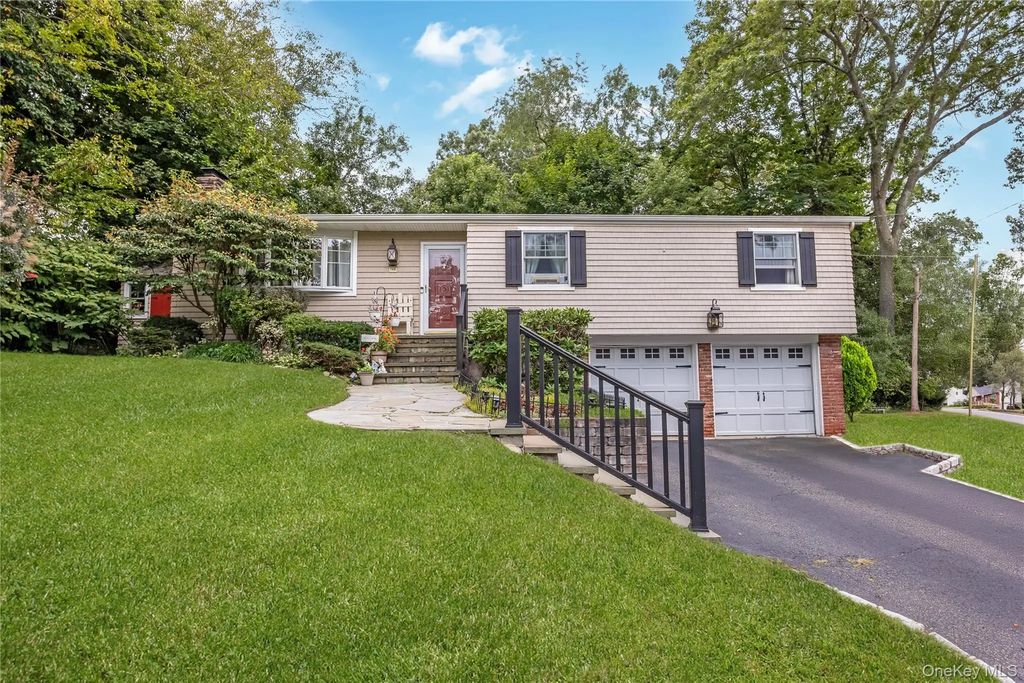 146 Elm Street, Ronkonkoma